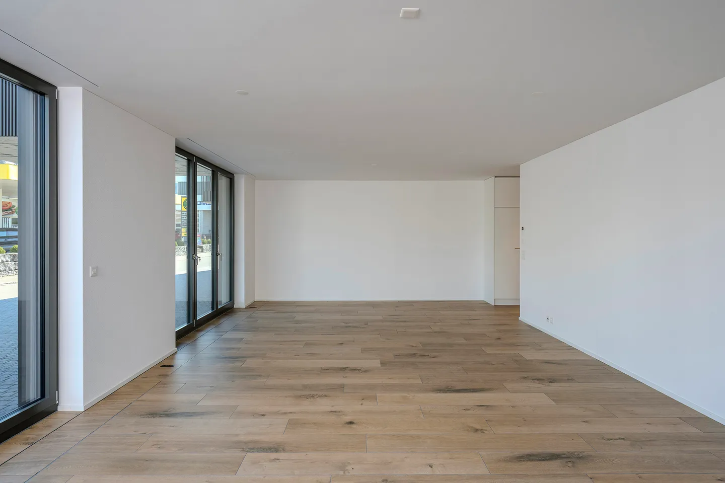 Nouveau bâtiment à Gossau avec des espaces commerciaux au rez-de-chaussée - Photo 2 sur 13
