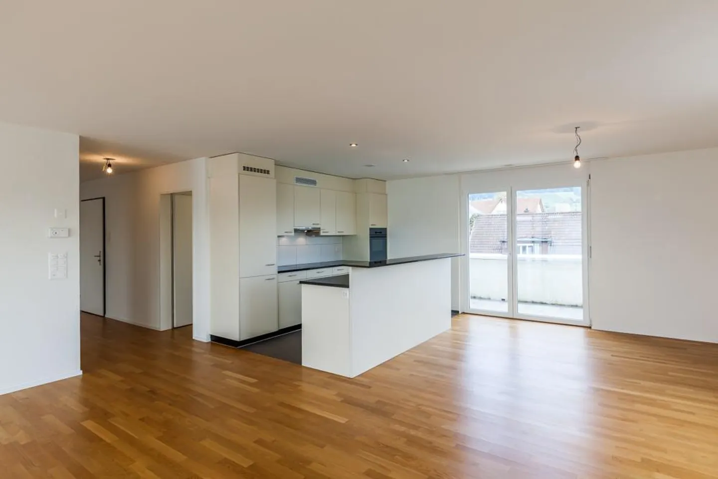 Modernes 3.5-Zimmer-Apartment mit Balkon - Foto 2 von 13