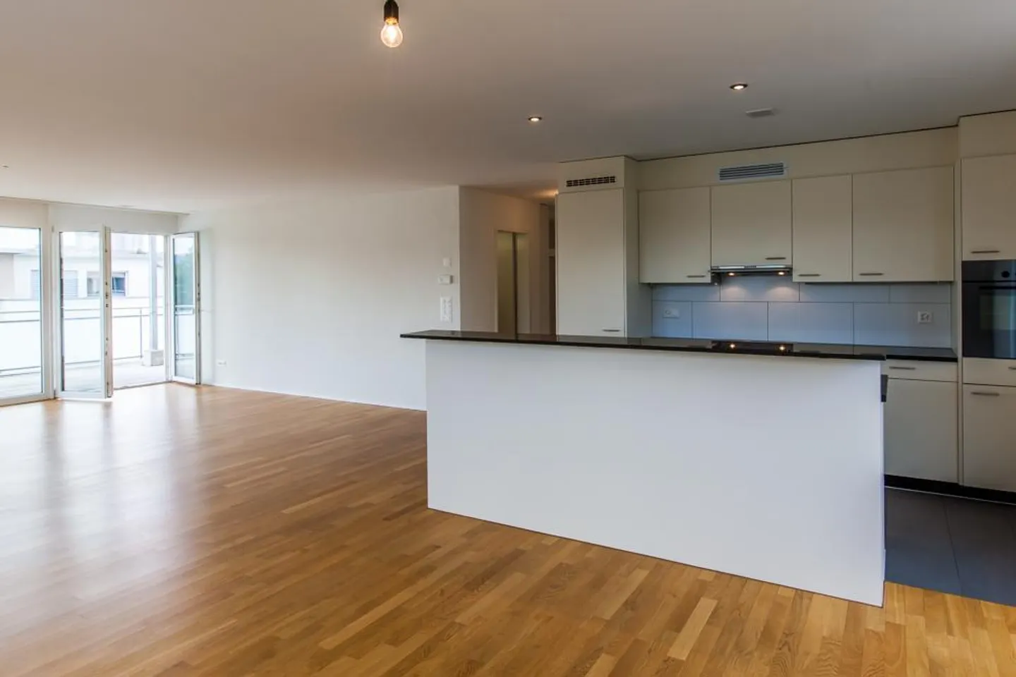 Modernes 3.5-Zimmer-Apartment mit Balkon - Foto 3 von 13