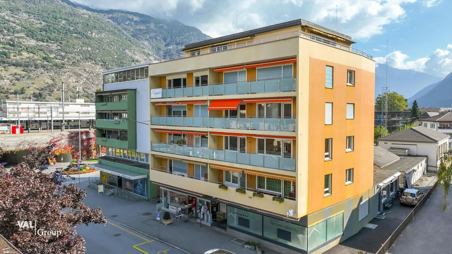 Appartamento affascinante di 4,5 stanze nel cuore di Visp - dal 1 novembre 2025 - Foto 1 di 13