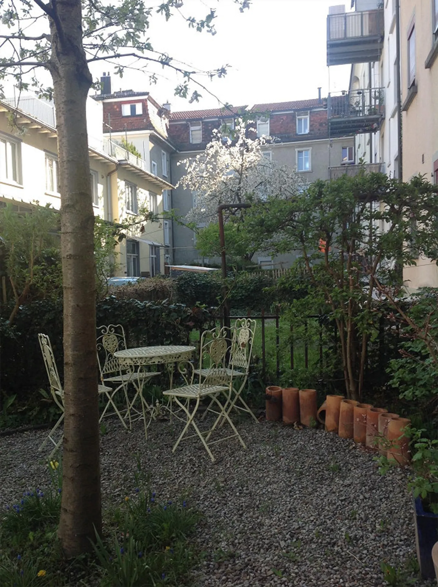 Stylishly renovated 4.5-room apartment in a vibrant residential area - Photo 2 of 12