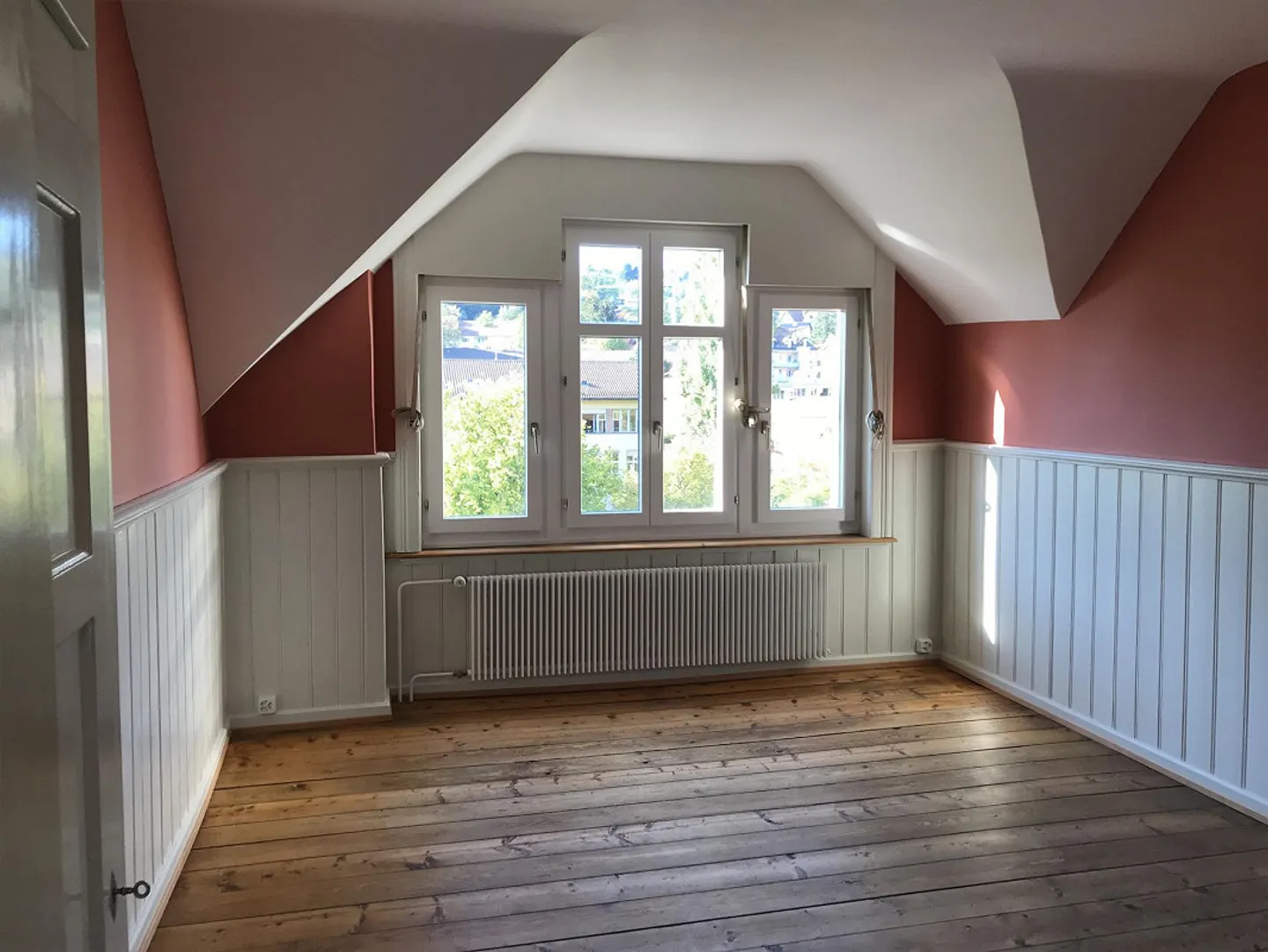 Stylishly renovated 4.5-room apartment in a vibrant residential area - Photo 8 of 12
