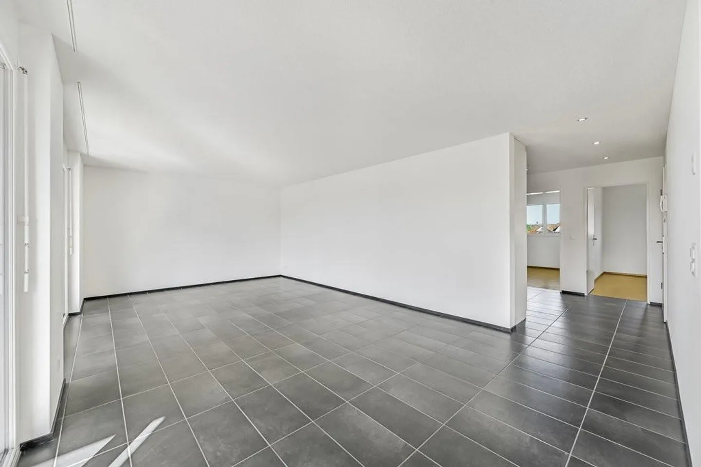 Apartment for rent - Photo 3 of 10
