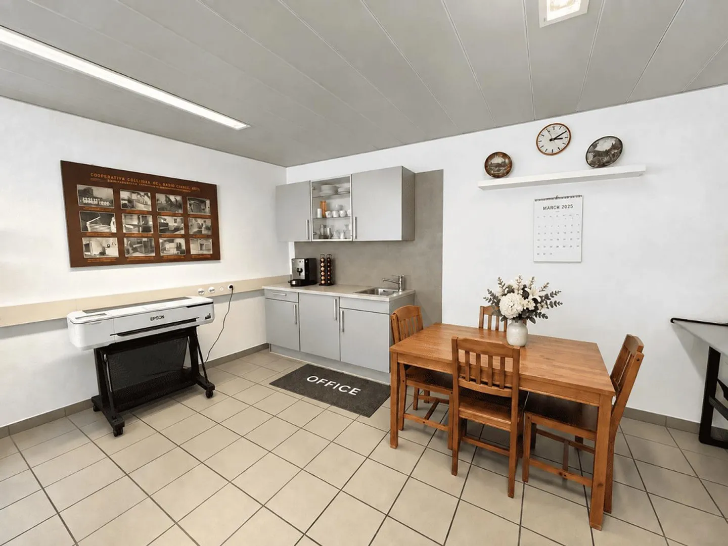 SPACIOUS OFFICE IN TAVERNE OF 175 SQM + VARIOUS PARKING SPACES - Photo 6 of 13