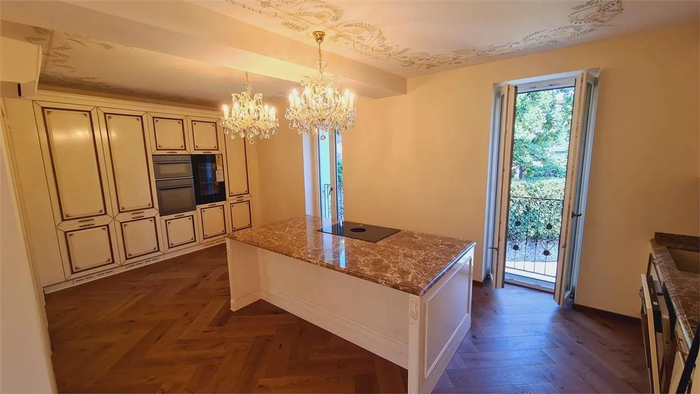 LUGANO: PRESTIGIOUS LUXURY VILLA IN THE CENTER - Photo 9 of 12