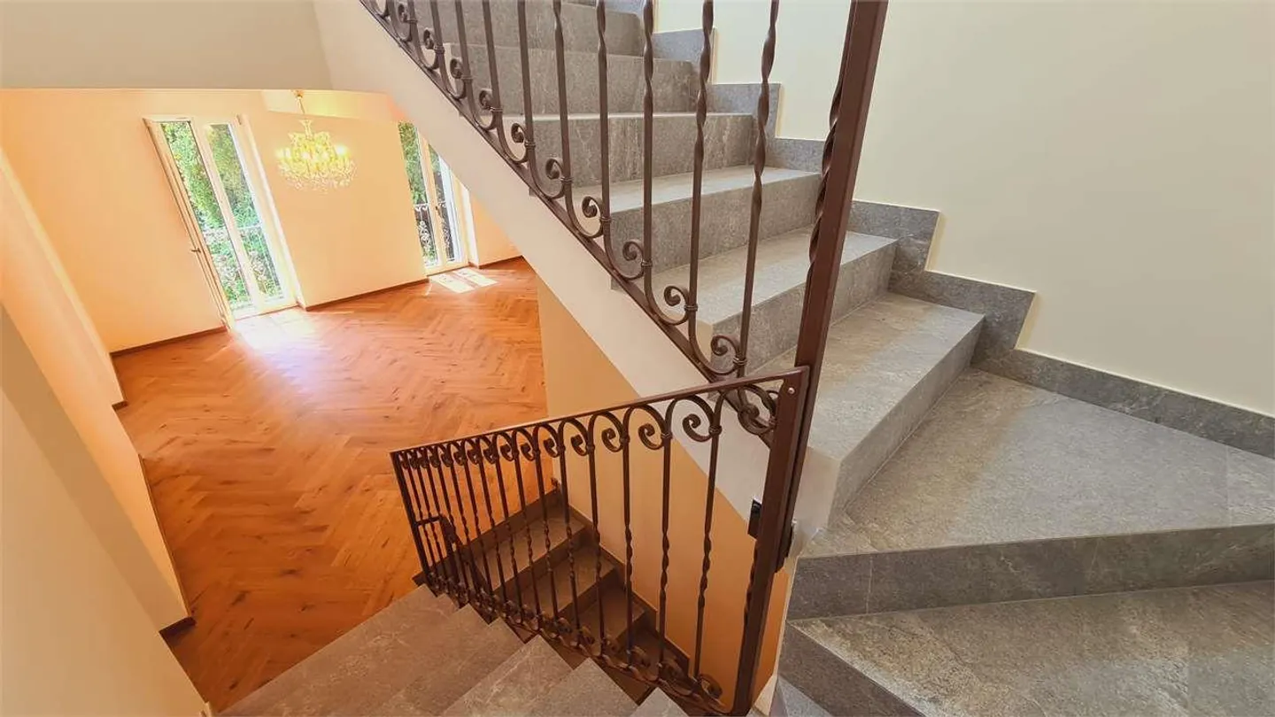 LUGANO: PRESTIGIOUS LUXURY VILLA IN THE CENTER - Photo 10 of 12