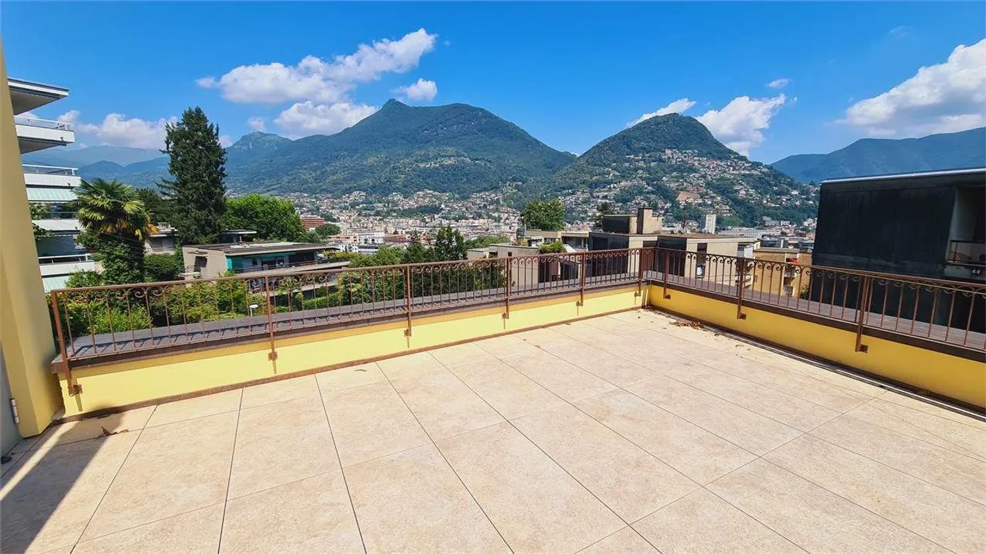 LUGANO: PRESTIGIOUS LUXURY VILLA IN THE CENTER - Photo 12 of 12