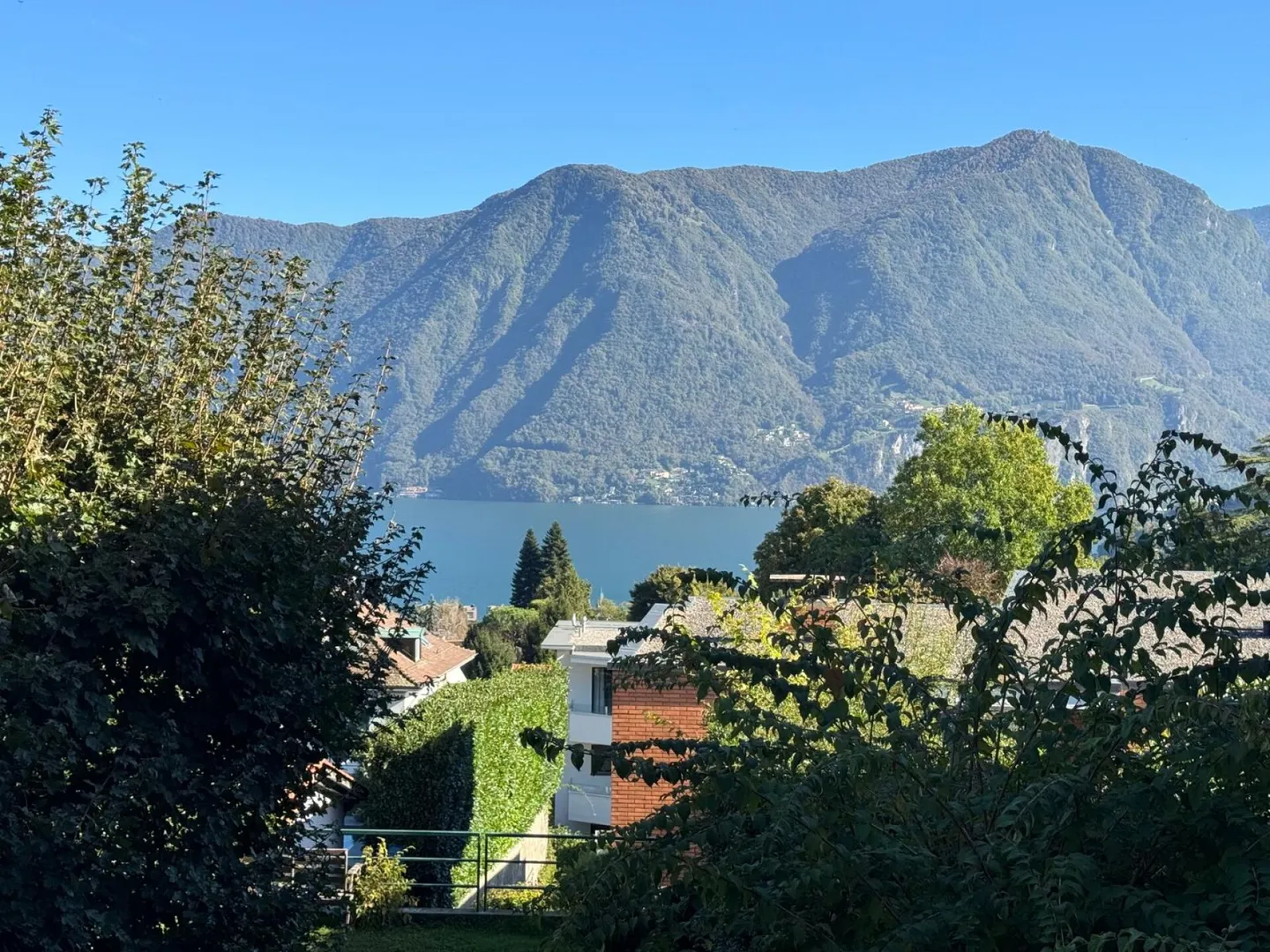 4.5 Rooms Renovated with Large Terrace and Lake View - Photo 1 of 10