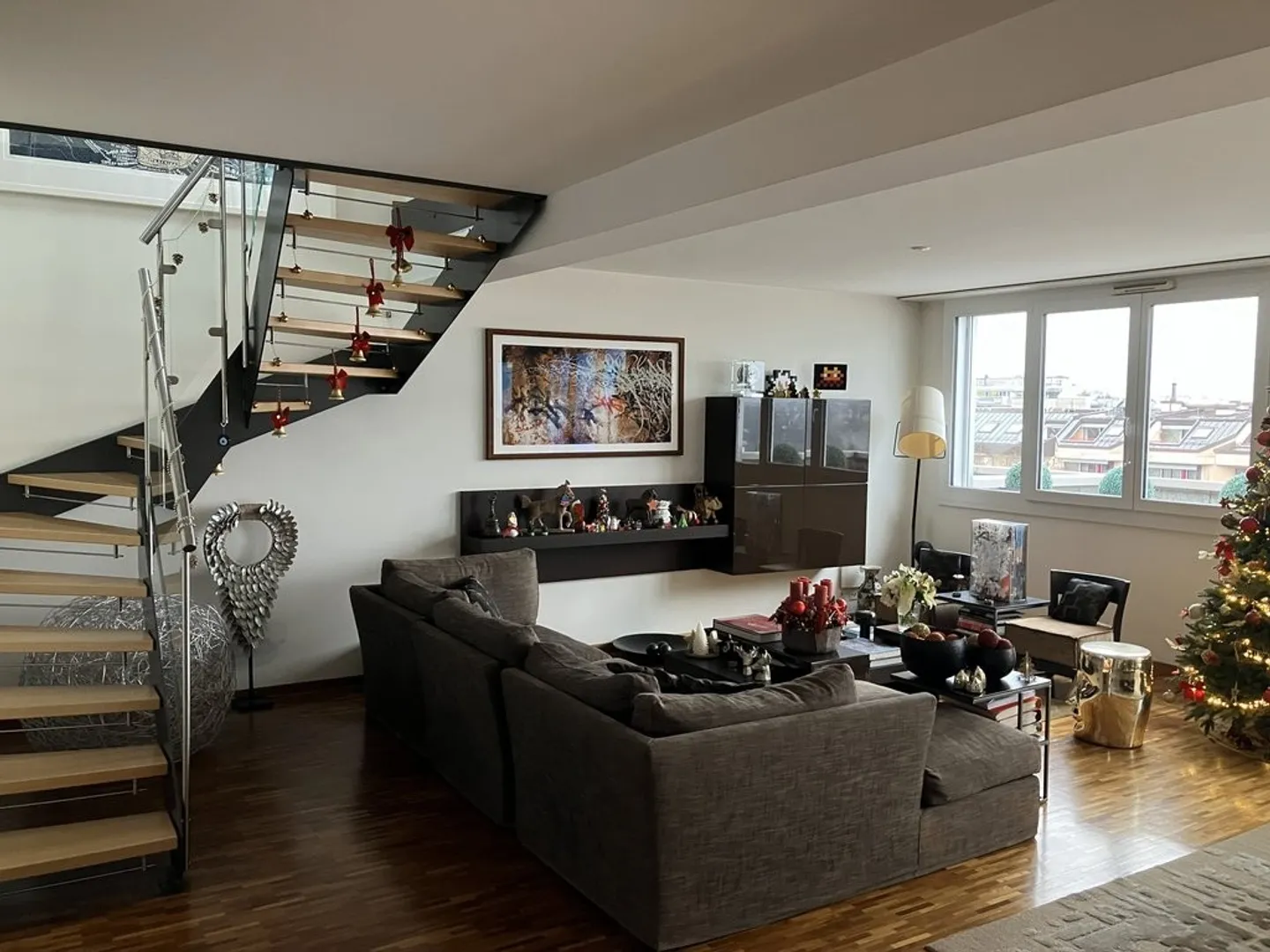 Spacious Duplex Apartment - Photo 3 of 6