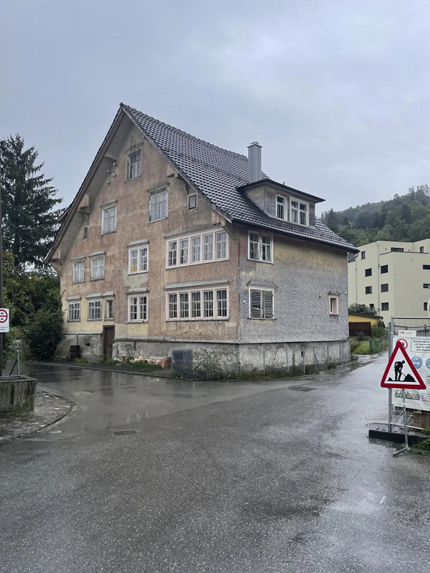 Historisches Anwesen im Dornröschenschlaf möchte geweckt werden - Foto 1 von 11