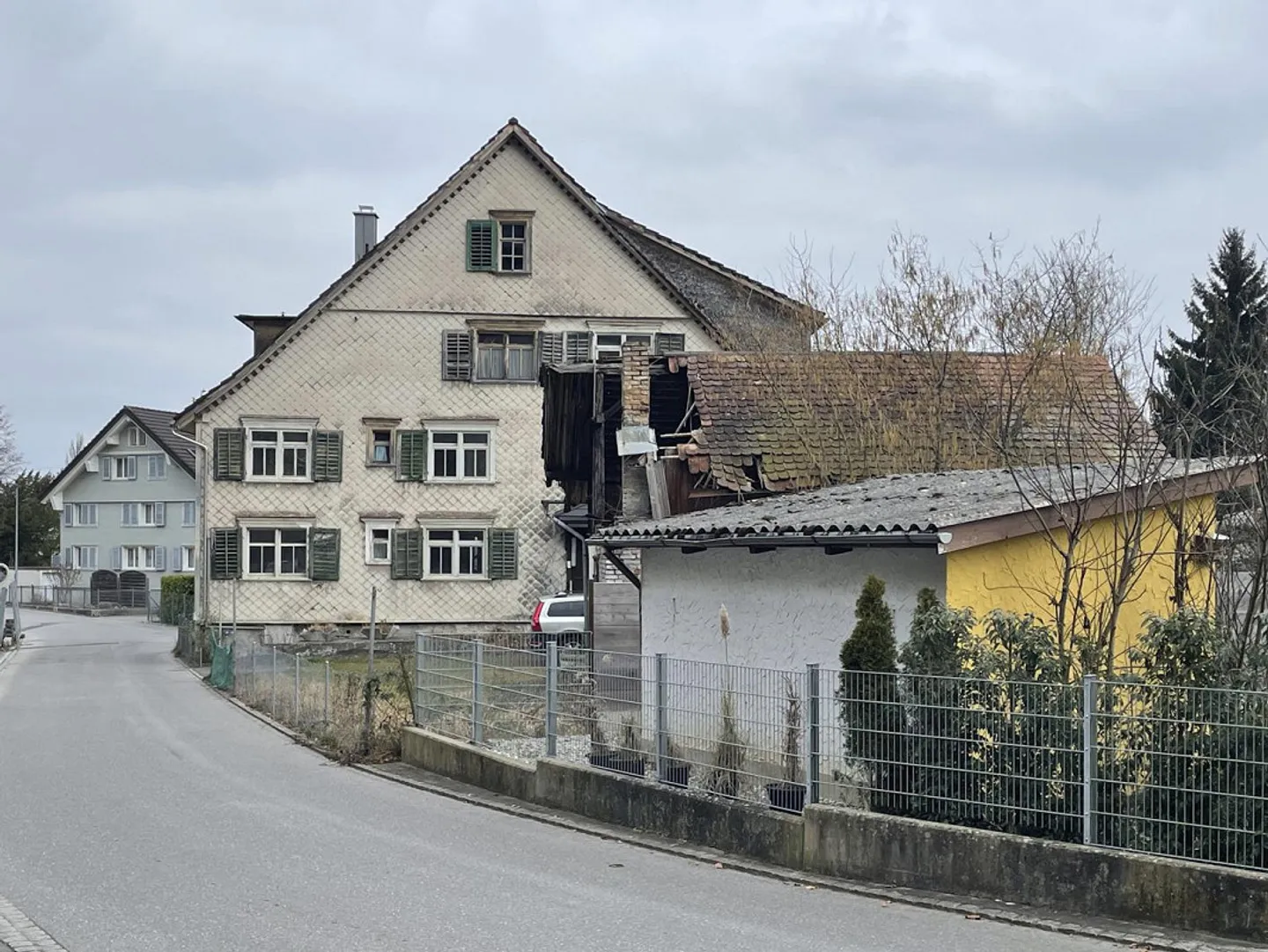 Historisches Anwesen im Dornröschenschlaf möchte geweckt werden - Foto 9 von 11