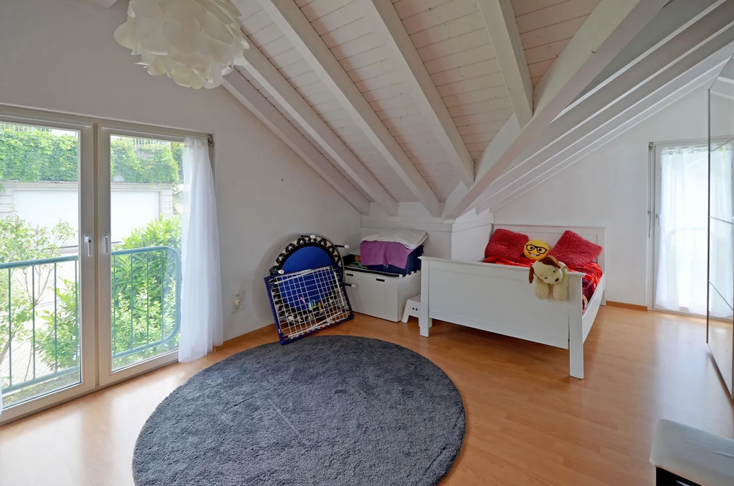 Maison familiale avec vue dégagée et beaucoup d'espace à Münchenstein - Photo 5 sur 17