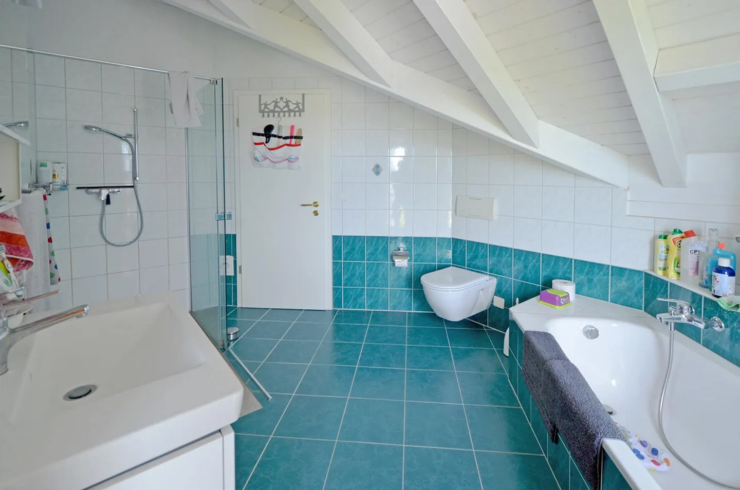 Maison familiale avec vue dégagée et beaucoup d'espace à Münchenstein - Photo 8 sur 17