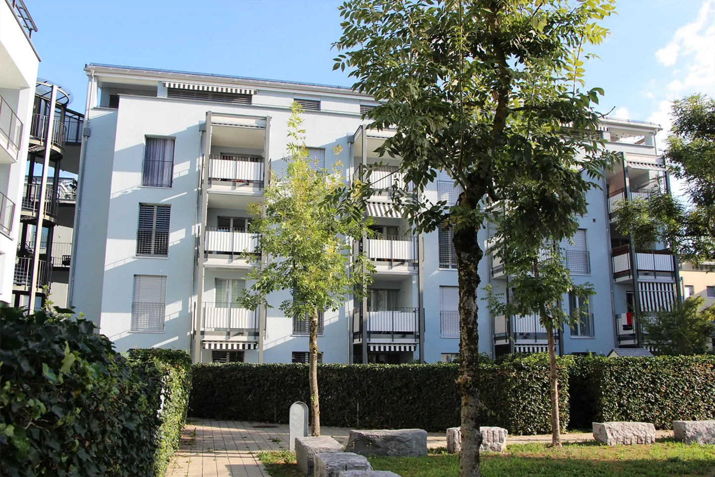 Modern 3.5-room apartment in a central location in Sarnen - Photo 1 of 6