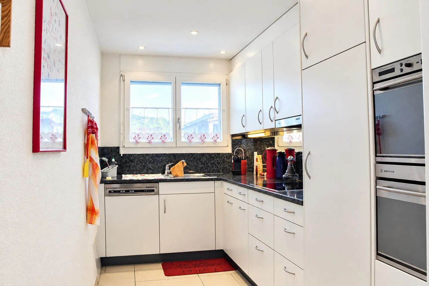 Modern 3.5-room apartment in a central location in Sarnen - Photo 2 of 6