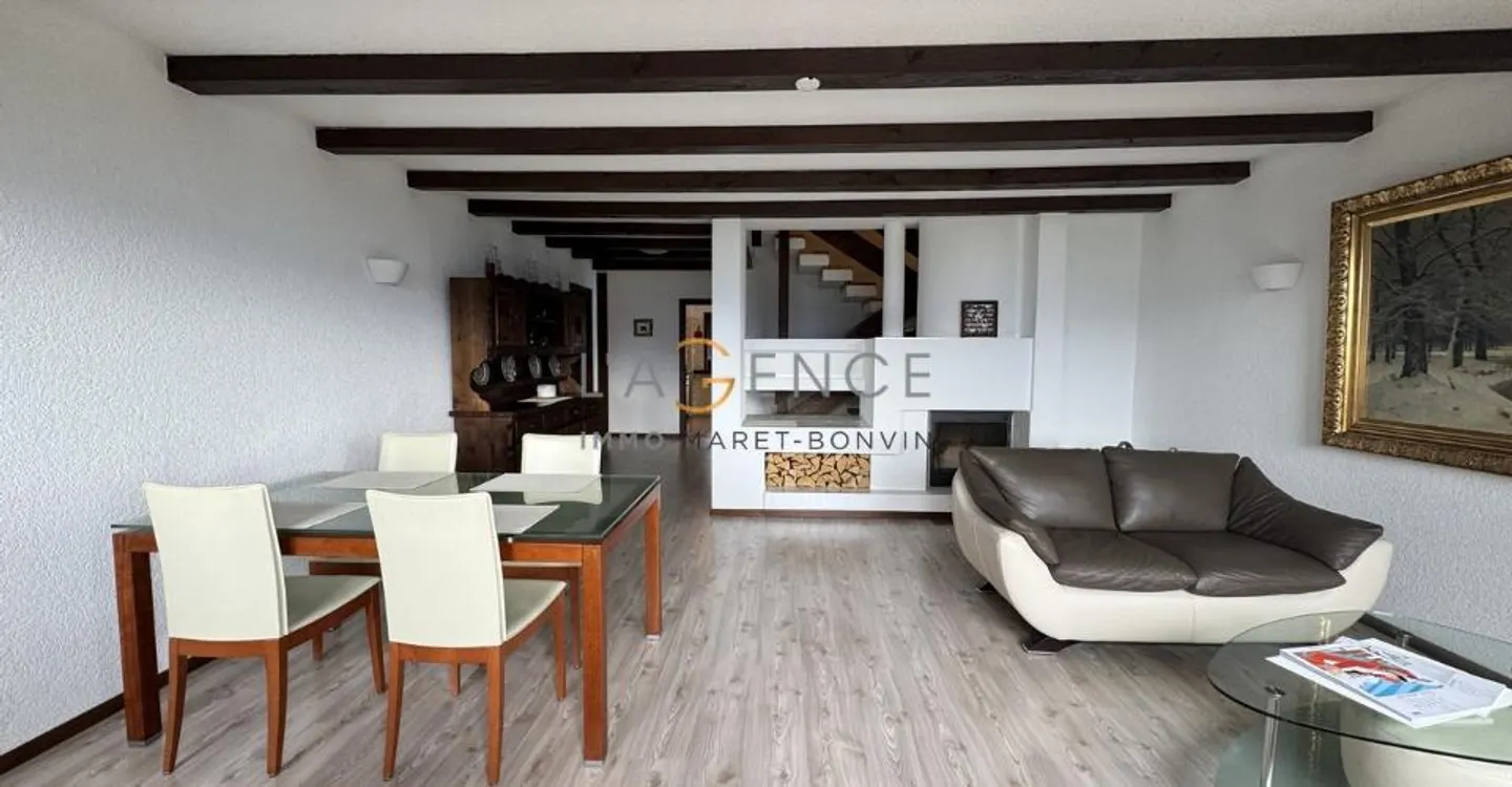 Charming Maisonette Apartment - Photo 4 of 11