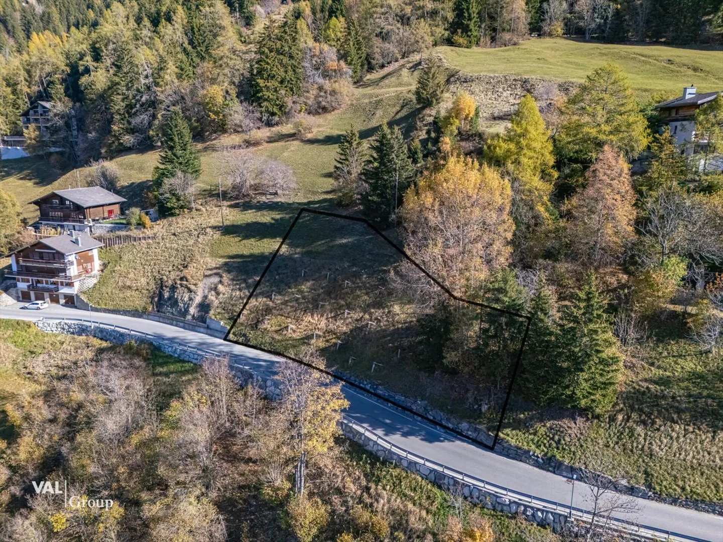 Terreno edificabile in posizione soleggiata con vista panoramica mozzafiato - Foto 1 di 6