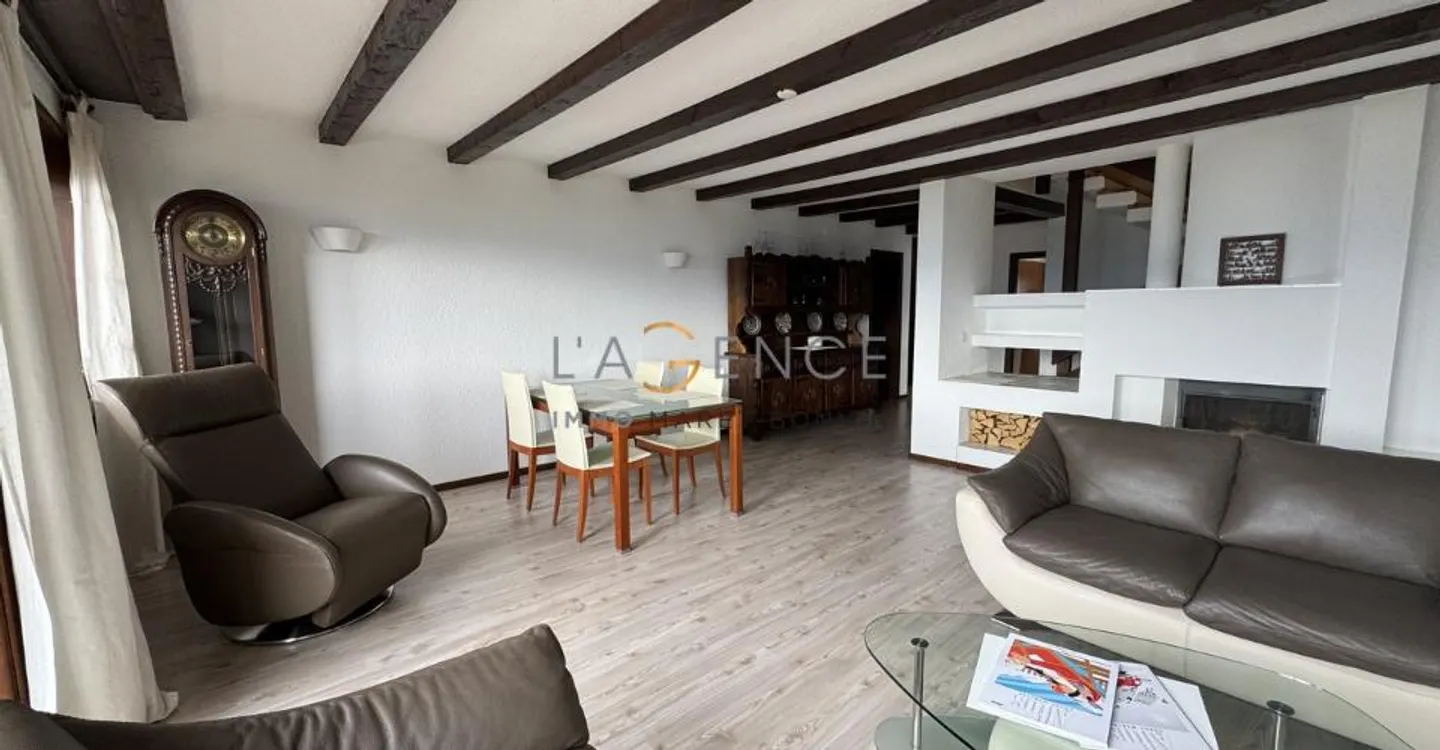 Charming Maisonette Apartment - Photo 5 of 11