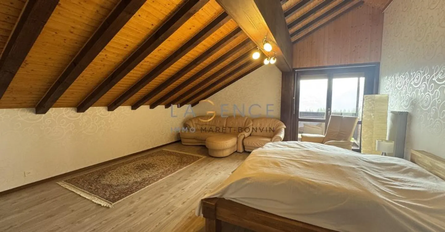 Charming Maisonette Apartment - Photo 8 of 11