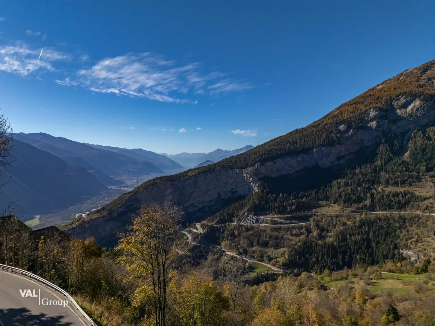 Terreno edificabile in posizione soleggiata con vista panoramica mozzafiato - Foto 2 di 6