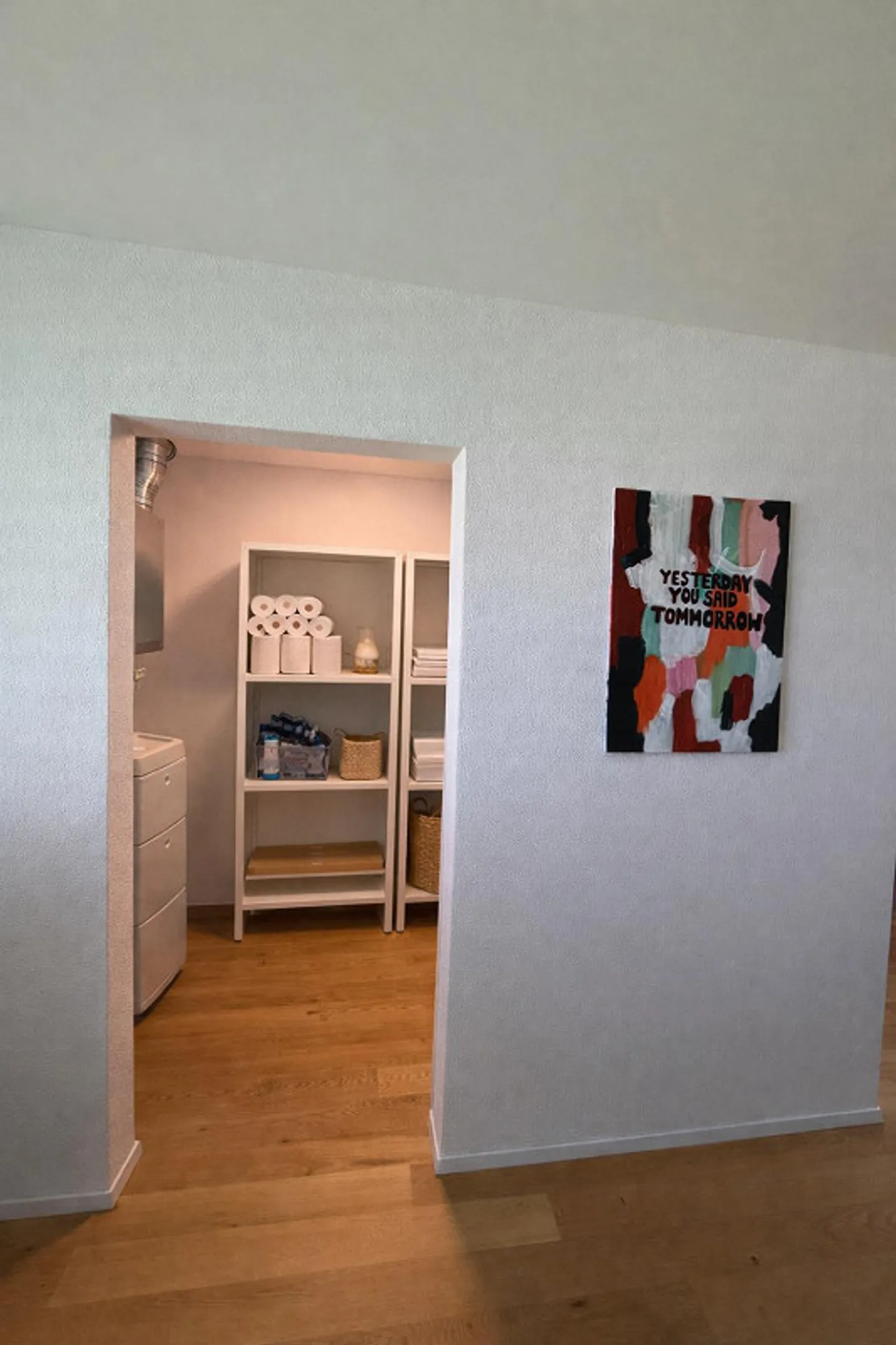 Fully furnished 4.5 room apartment available due to world travel - Photo 12 of 13