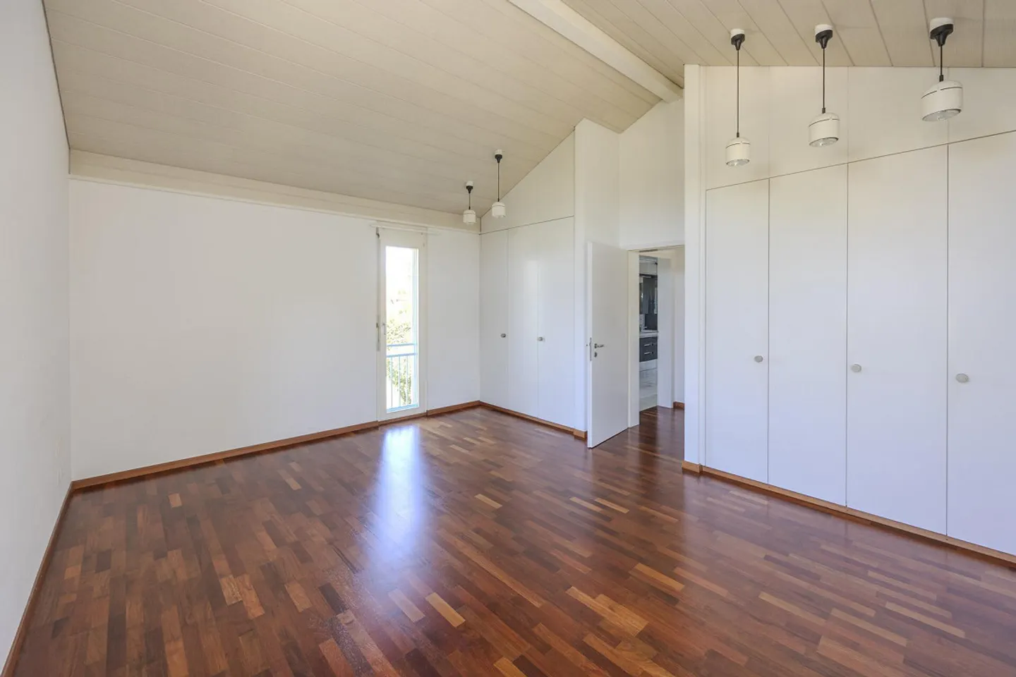 5.5-Zi.-Einfamilienhaus an begehrter Wohnlage - Foto 6 di 11