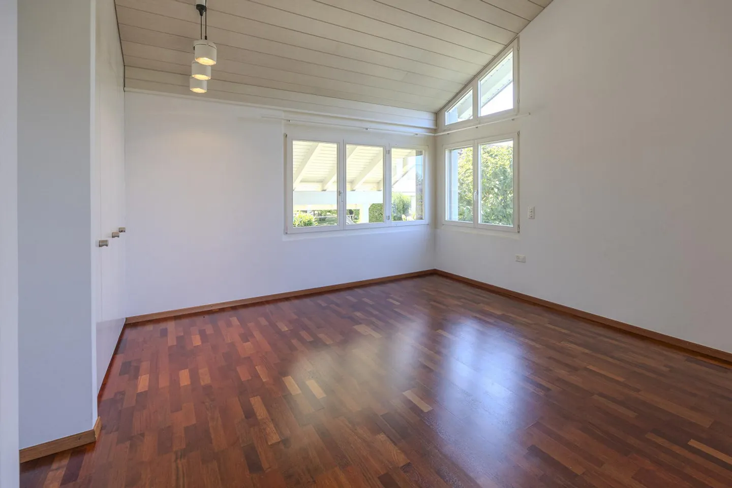 5.5-Zi.-Einfamilienhaus an begehrter Wohnlage - Foto 7 di 11