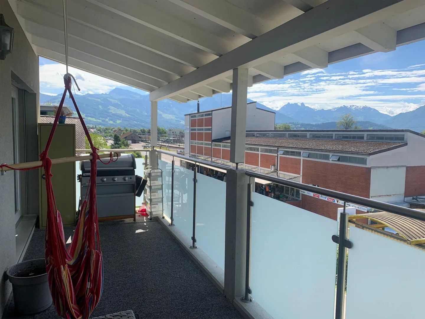 Ici, une grande famille se sent chez elle - Photo 1 sur 11