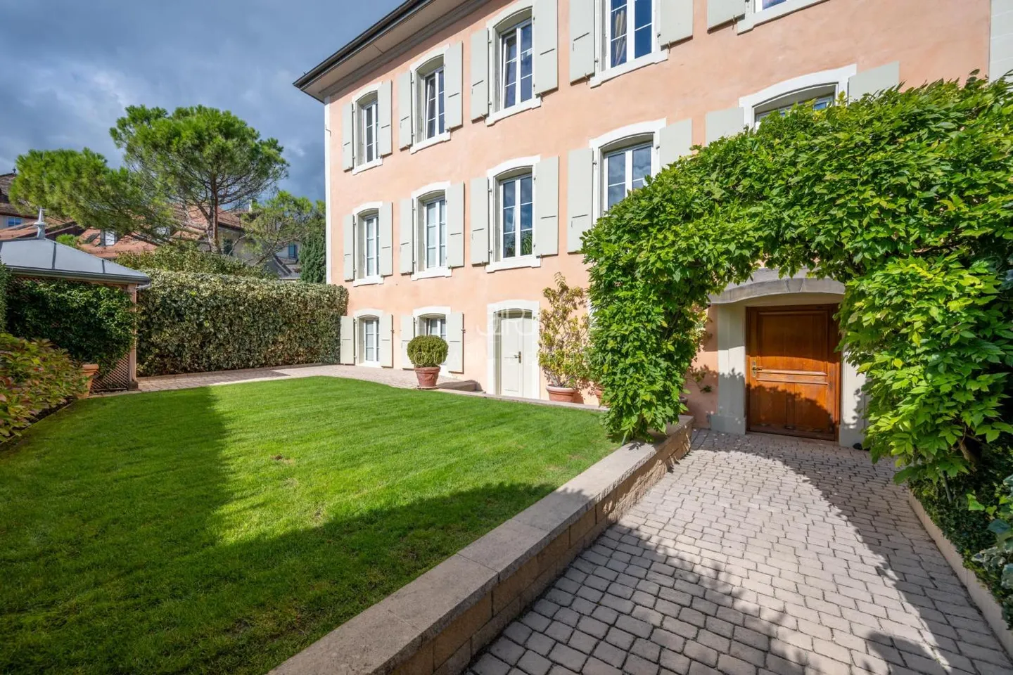Aubonne | Magnificent charming house - Photo 2 of 13