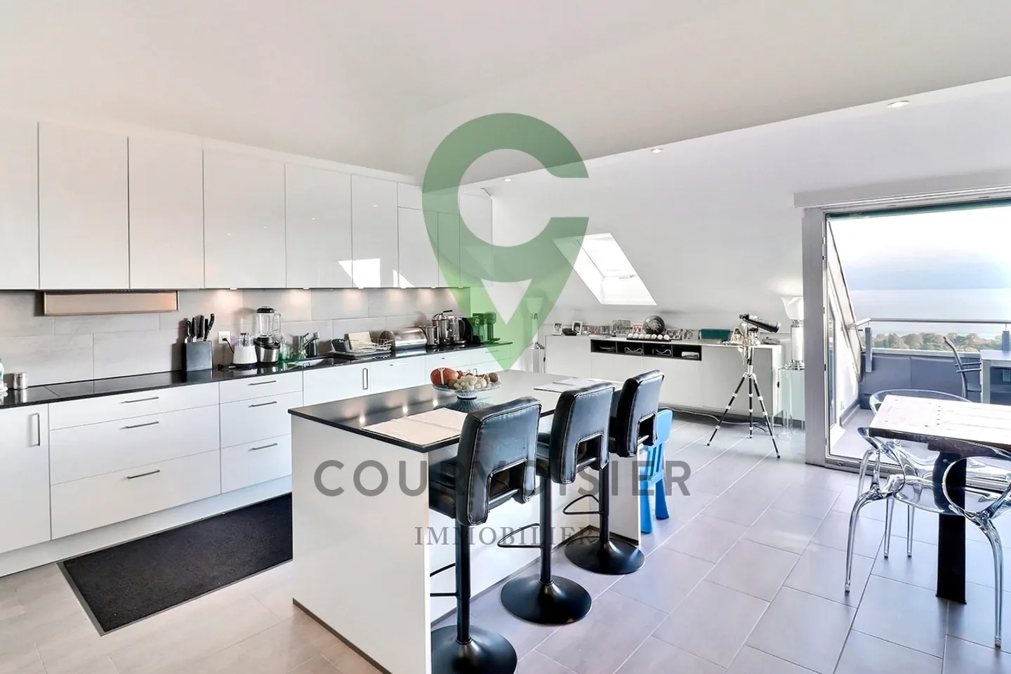 Exceptional panorama over the vineyards, the lake and the Alps - Photo 4 of 13