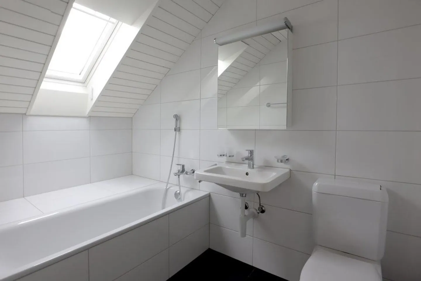 Spacious duplex apartment with fireplace - Photo 9 of 12