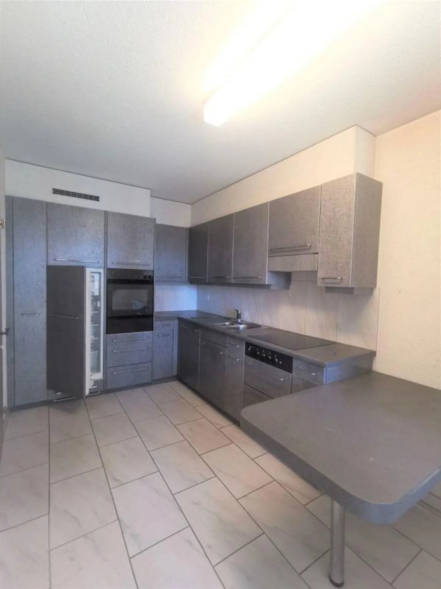 Cozy 3.5-room apartment in Muttenz - Photo 2 of 5