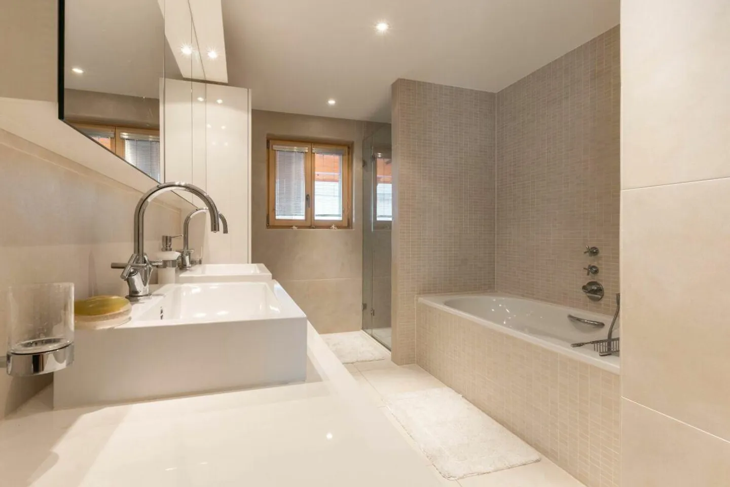 Beautiful 4.5-room apartment with boat space and lake view, chalet ... - Photo 26 of 30