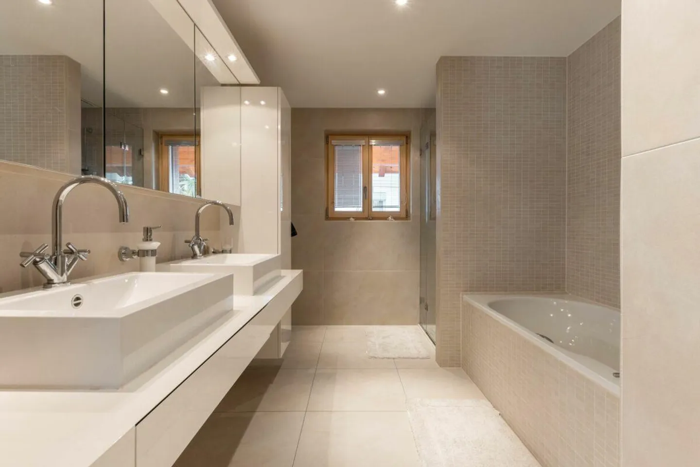 Beautiful 4.5-room apartment with boat space and lake view, chalet ... - Photo 27 of 30
