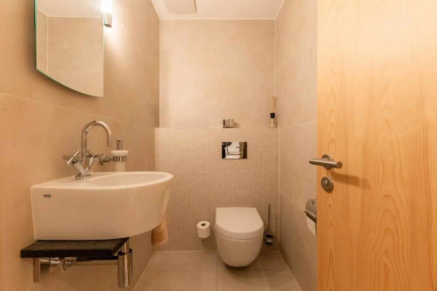 Beautiful 4.5-room apartment with boat space and lake view, chalet ... - Photo 30 of 30