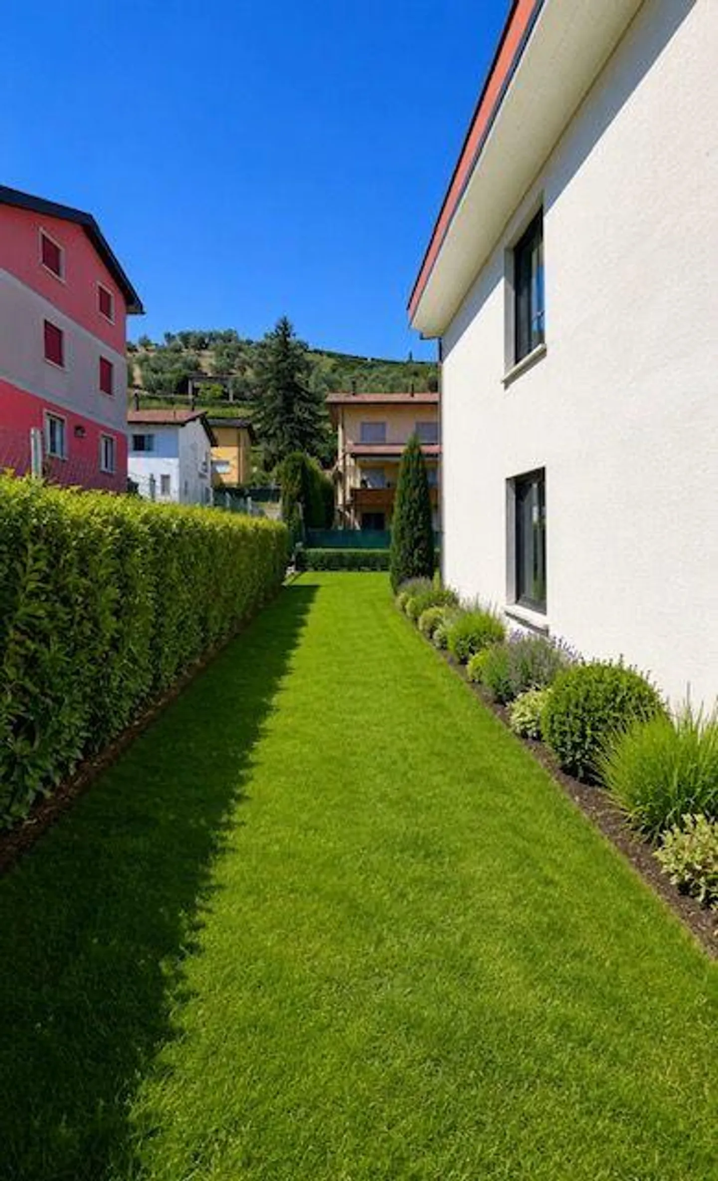 Neue Villa mit privatem Garten - Foto 4 von 17