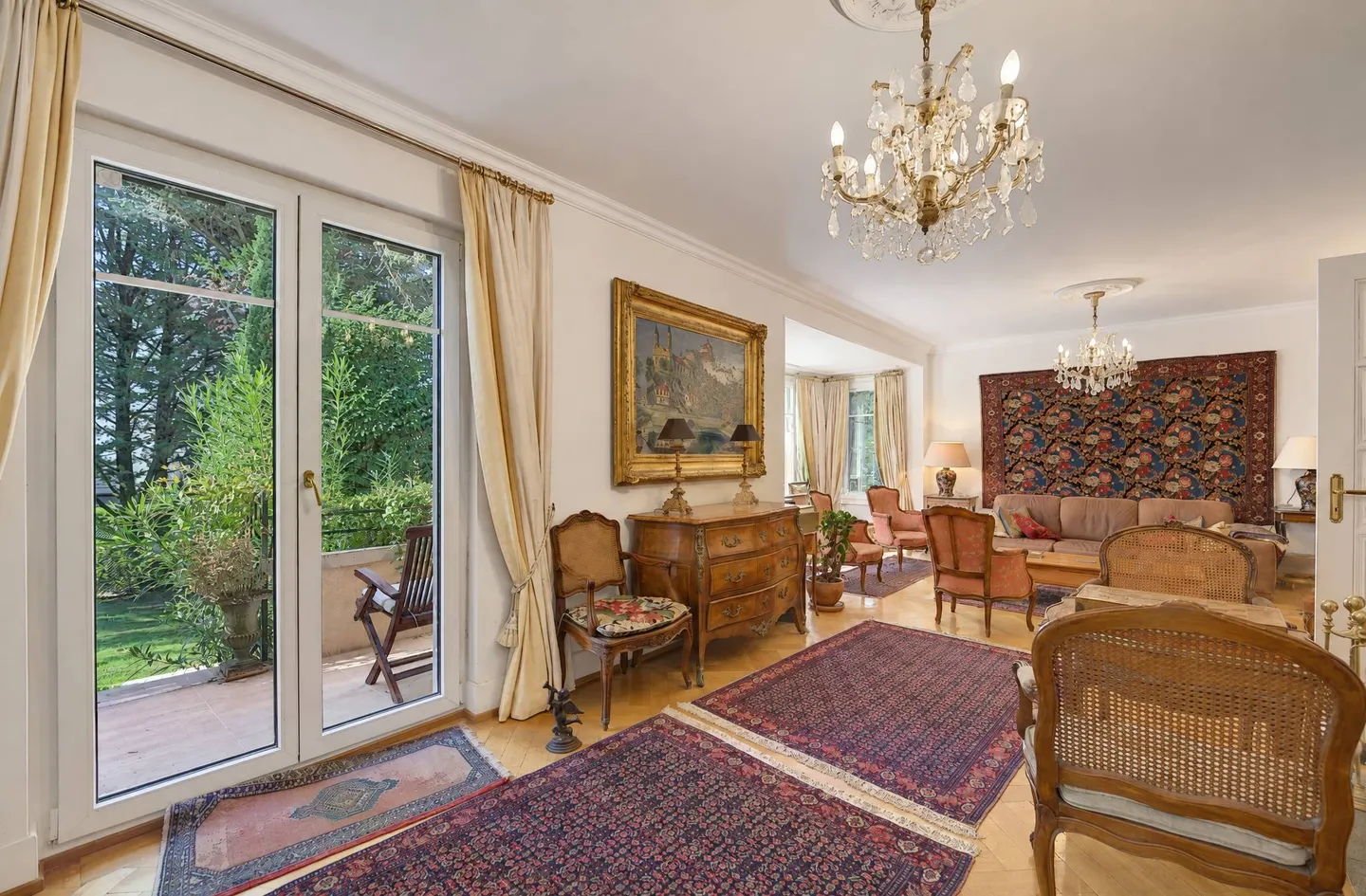 Charming house with beautiful garden in a quiet neighborhood - Photo 4 of 12