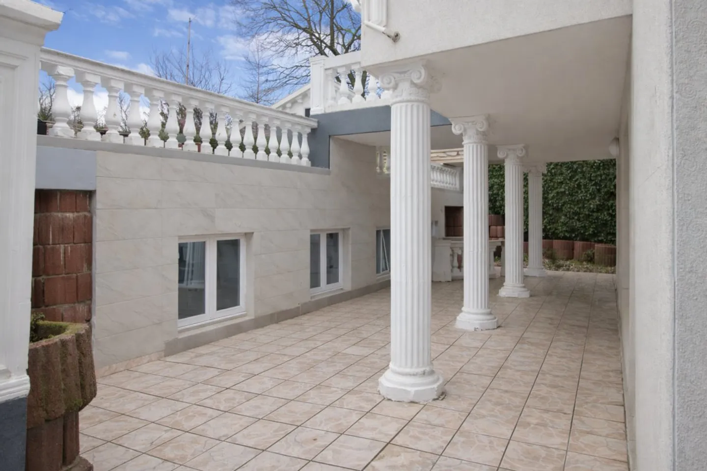 Grande casa ristrutturata con alto potenziale locativo - Foto 3 di 6