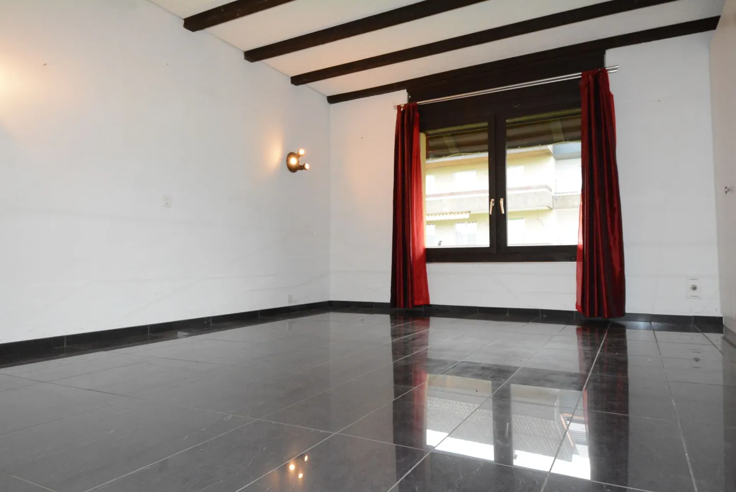 A House with Character - Villa with Charm from the 1980s - Photo 5 of 14