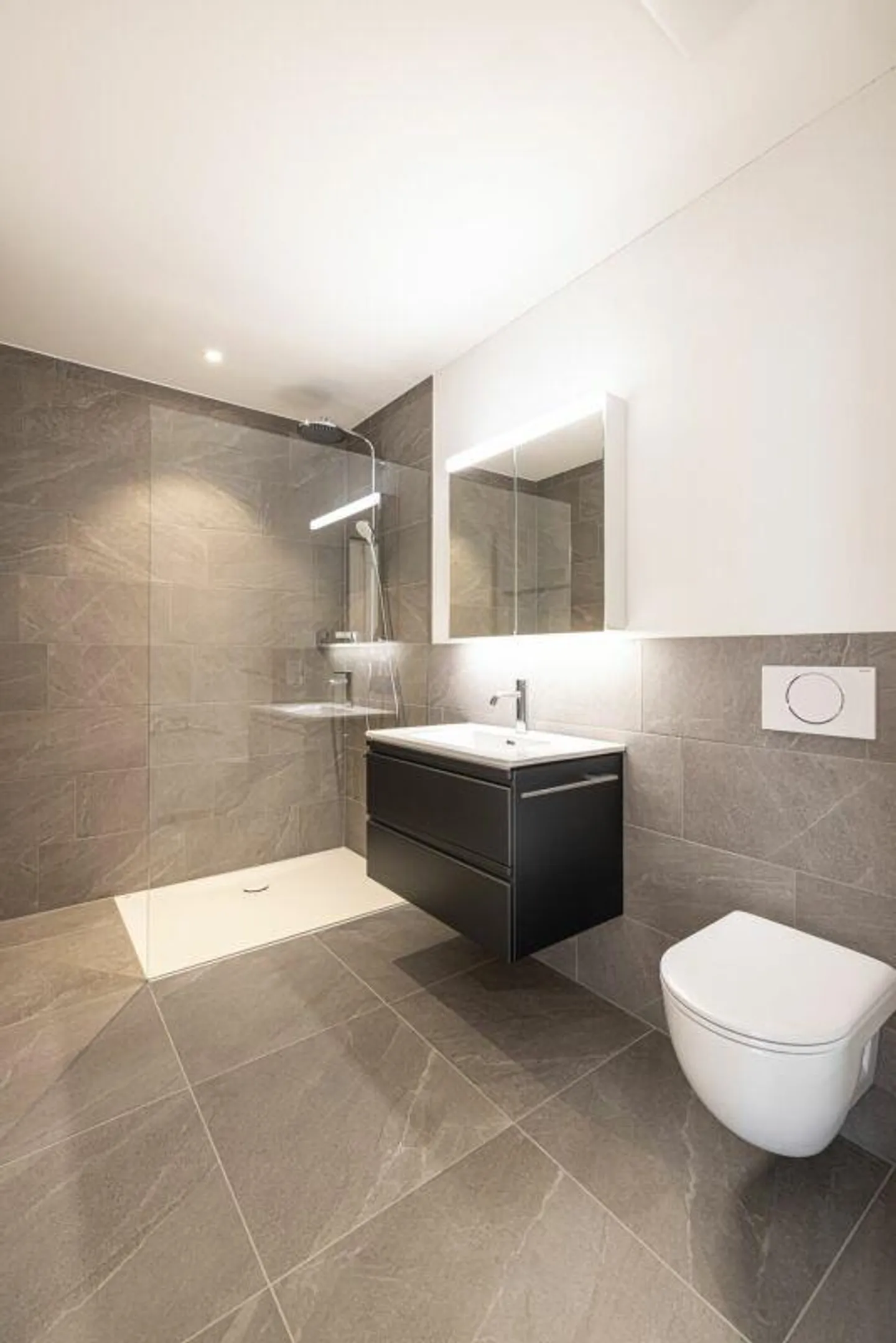 Beautiful new 2½-room apartment - Photo 13 of 14