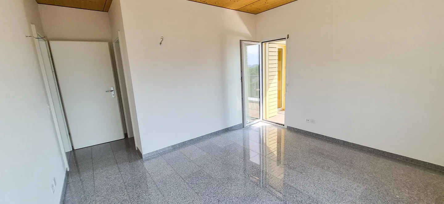 Spazioso appartamento attico a Losone - Foto 12 di 16