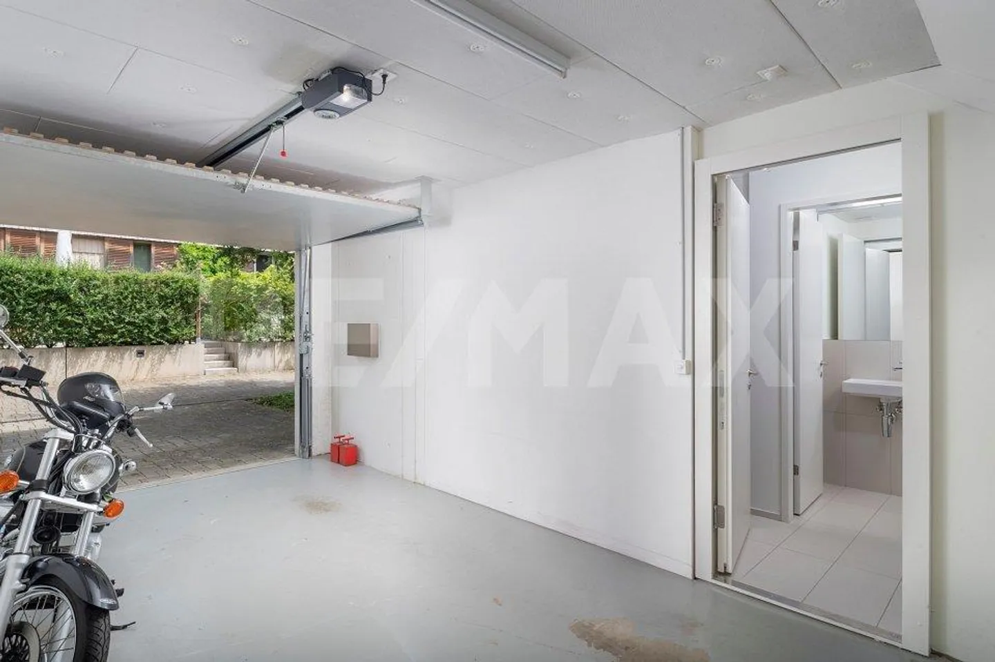 Feel Good All Around – Stylish Townhouse in the Neugrün Quarter Mellingen - Photo 3 of 13
