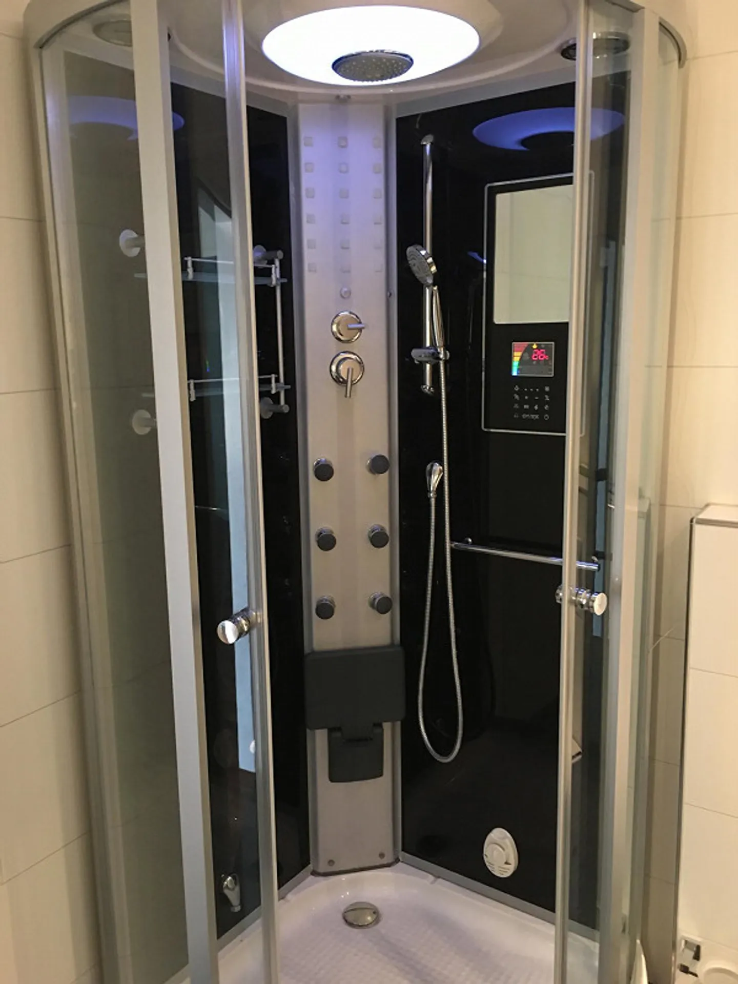 Appartamento lussuoso di 5,5 stanze con molti extra - Foto 20 di 25