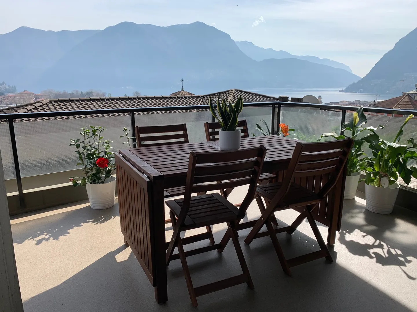 Appartamento CON VISTA SUL LAGO - arredato e pronto per essere abitato - Foto 2 di 16