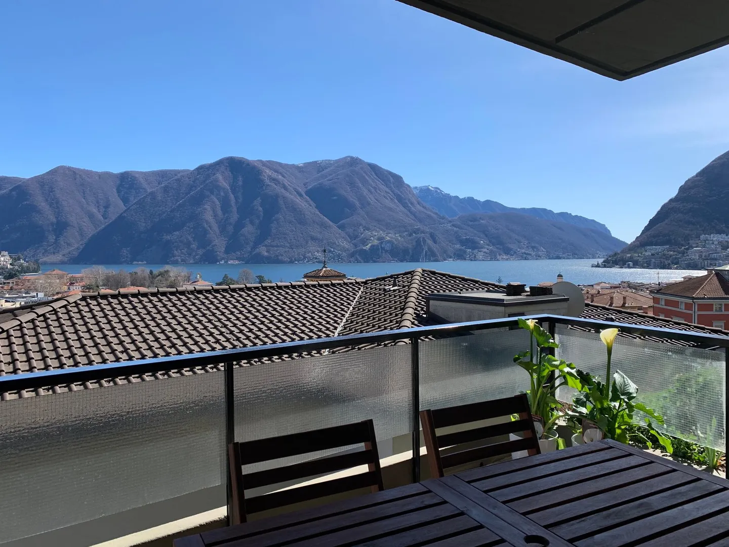 Appartamento CON VISTA SUL LAGO - arredato e pronto per essere abitato - Foto 1 di 16