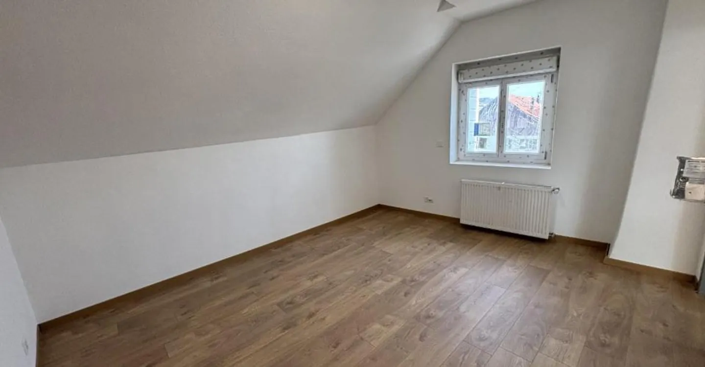 Charming 3.5 Room Apartment - Photo 5 of 9