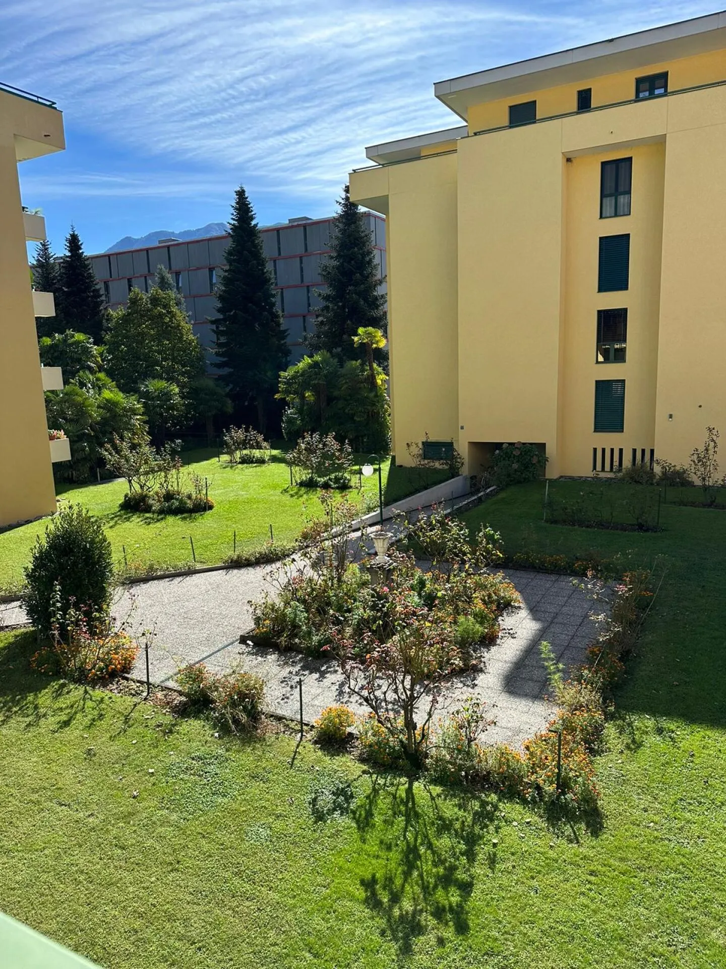 2.5-room condominium including 1 parking space - Photo 3 of 9