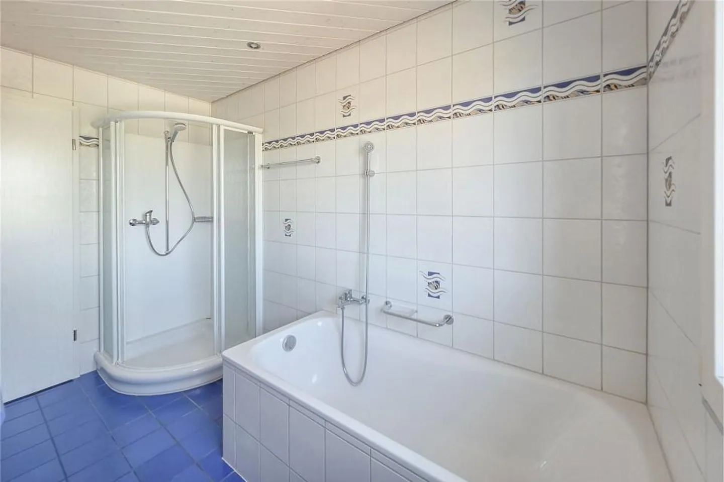 Geräumiges Familienhaus in Kappelen - Foto 13 von 13