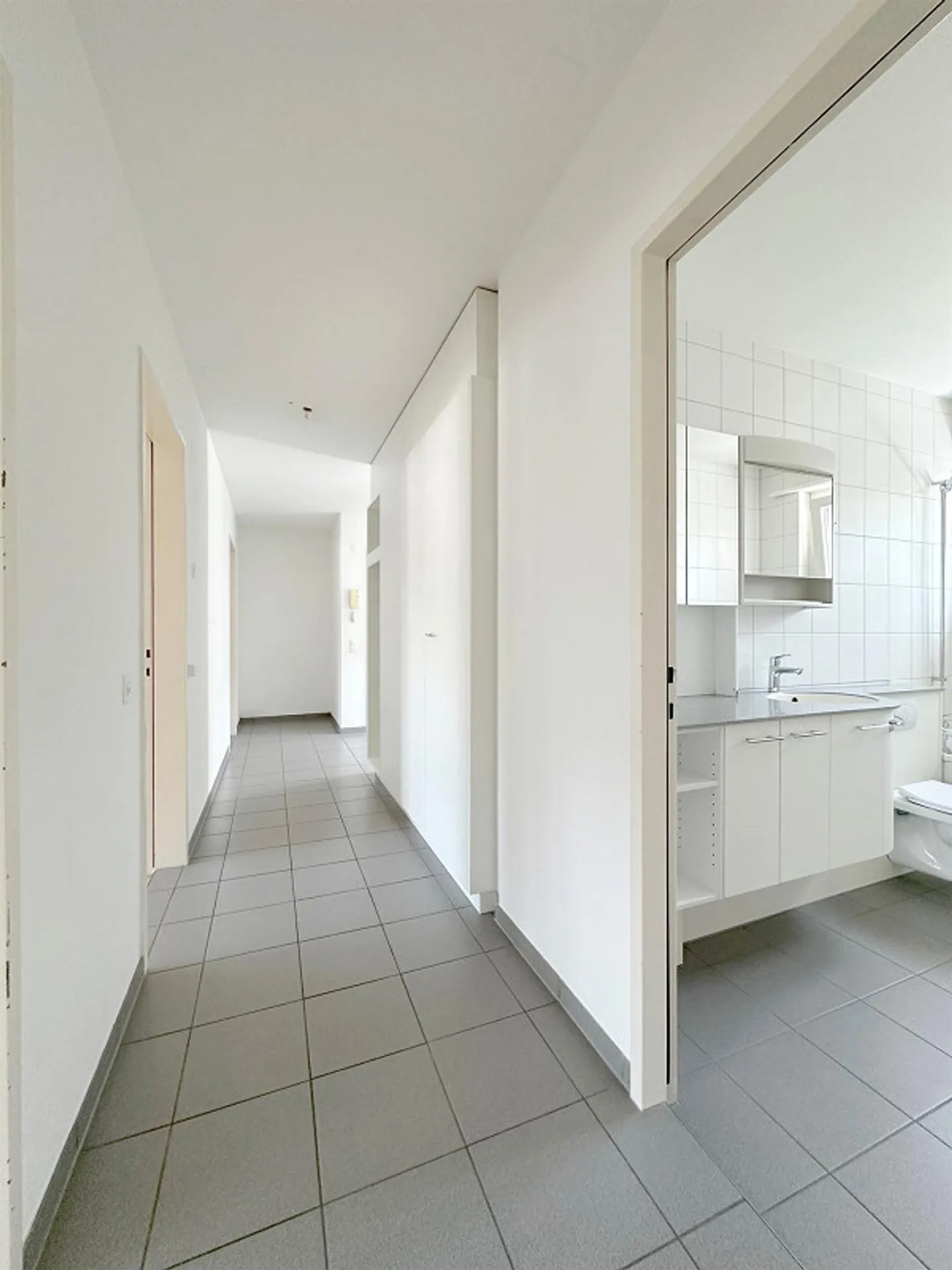 Vie confortable dans une propriété bien entretenue ! - Photo 4 sur 11