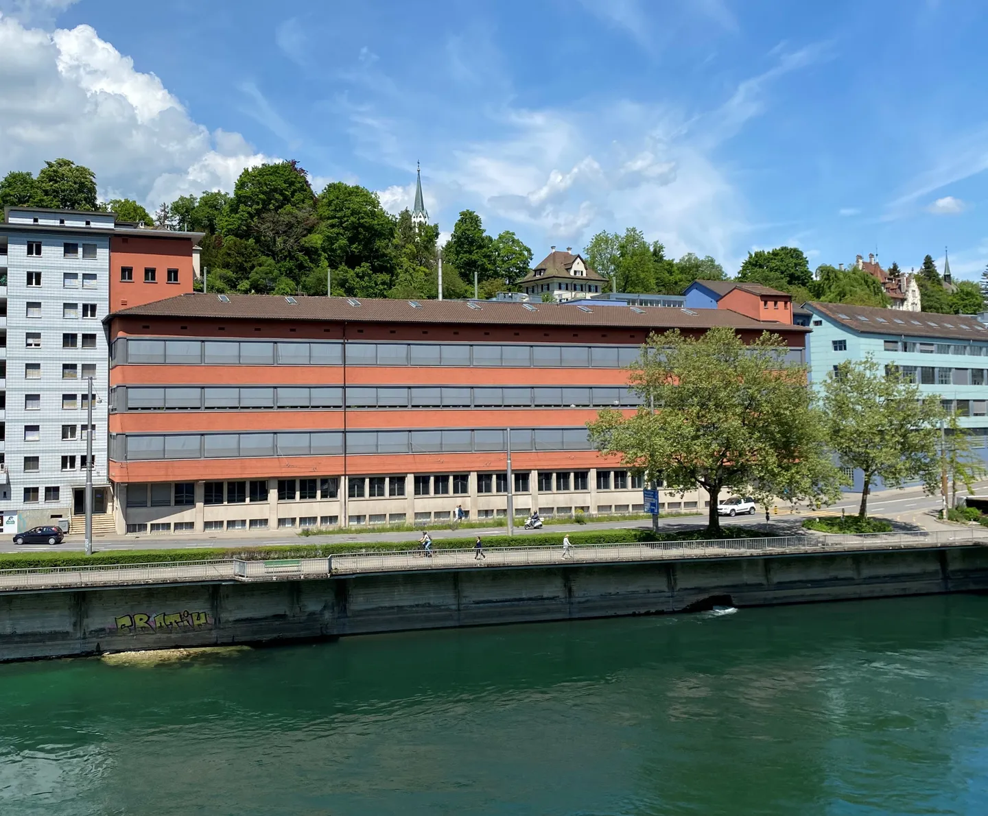 Flexible office and studio spaces directly on the Rhine - Photo 1 of 6